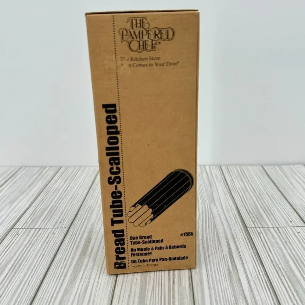 The Pampered Chef scalloped edge aluminum bread baking tube NEW